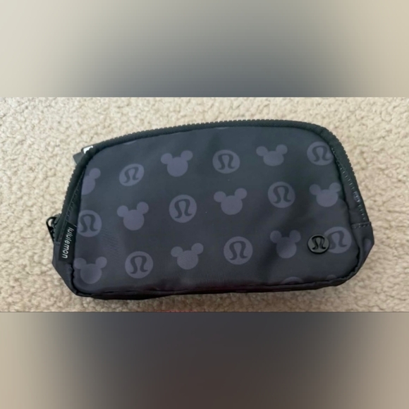 Lululemon x Disney Mickey Mouse Belt Bag Black NWT Everywhere 1L Rare - Picture 2 of 5